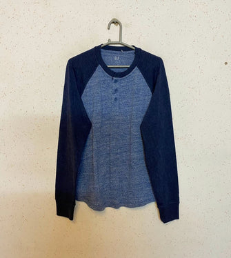 Gap t-shirt