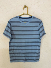 Old Navy T-shirt
