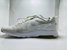 Nike Air Max Motion LW Sneakers (111)