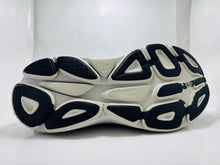 HOKA One One Bondi 8 Running Shoes (198)