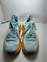 HOKA one one Clifton 8 Sneakers (401)