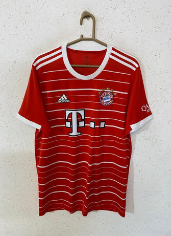 Adidas T-shirt