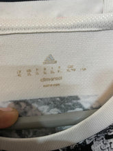 Adidas T-shirt