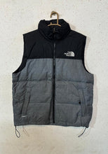 The North Face Reversal Sleeveless Puffer Jacket (598)