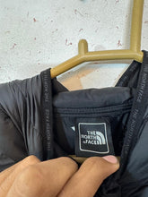 The North face Hooded Puffer Jacket (94)