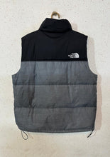 The North Face Reversal Sleeveless Puffer Jacket (598)
