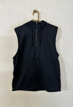 Under Armour Sleeveless Hooded Quarter Zipper (1653)