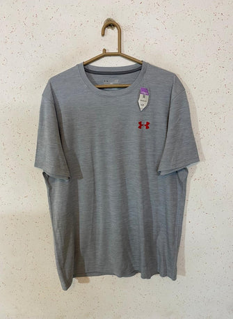 Under Armour T-shirt